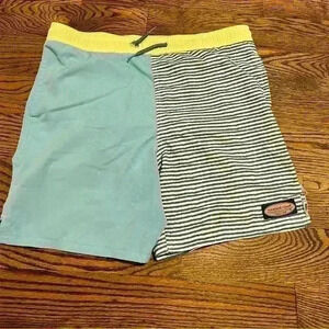 Vineyards Vines Men's Bathing Suit Size Medium